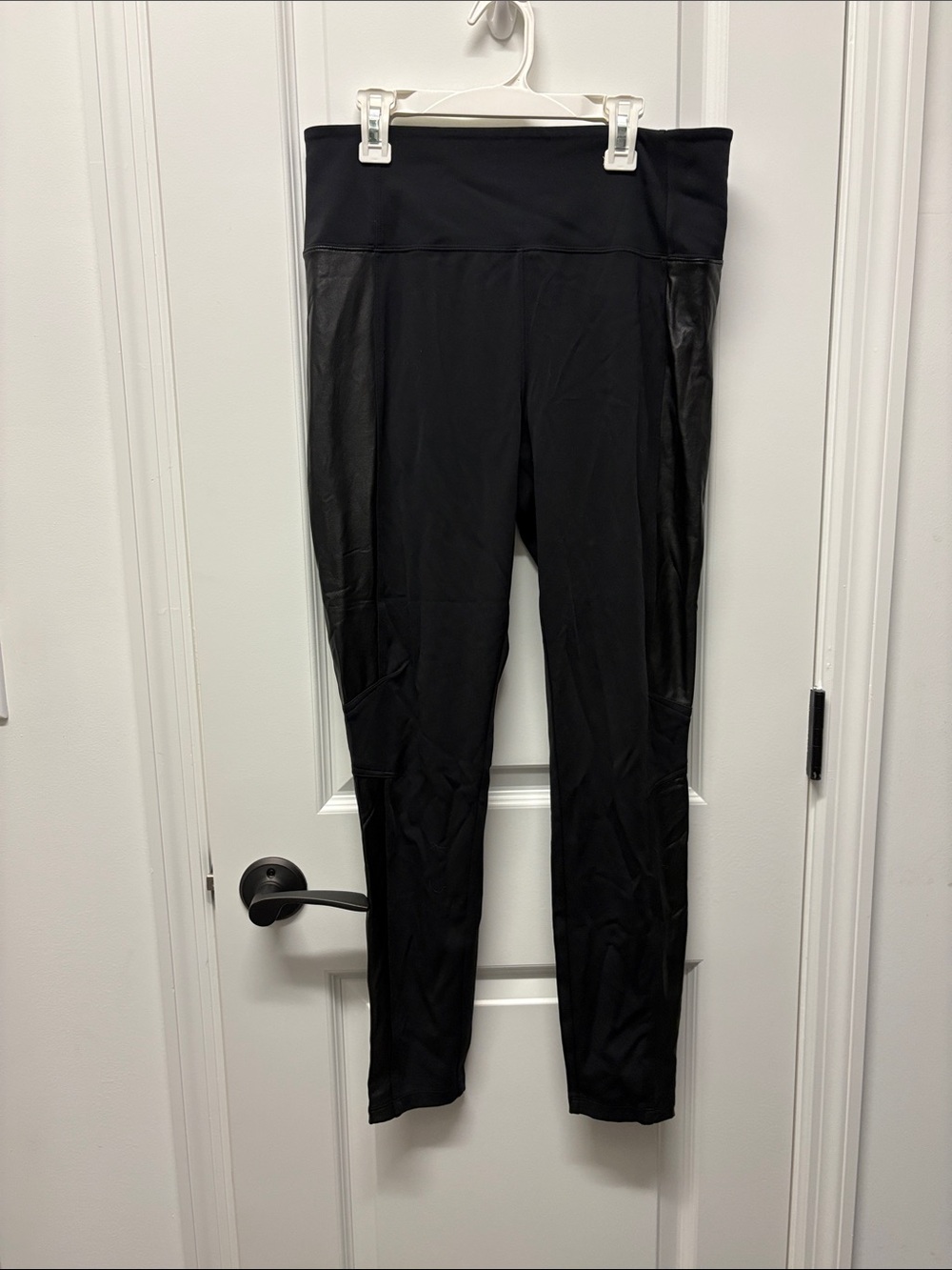 Athleta black delancey shine moto tight